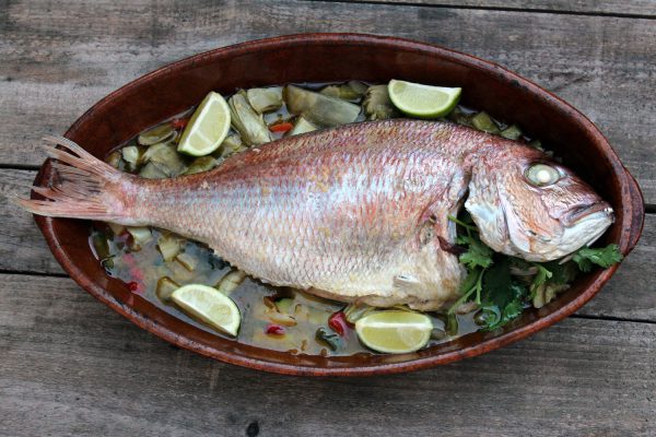 Sama al horno con verduras