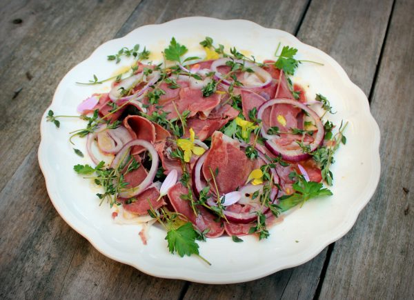 Ensalada de cabeza de jabalí