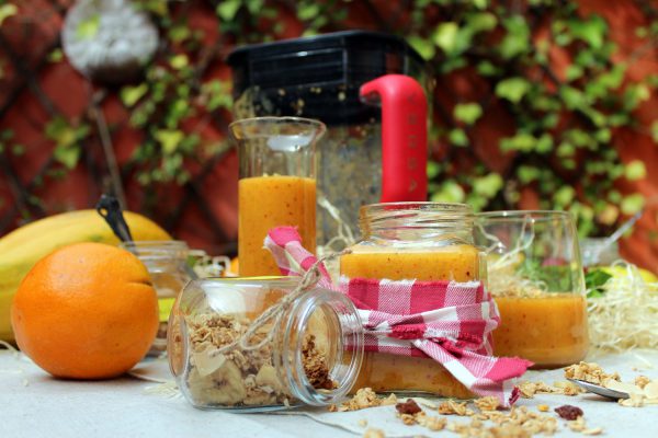 Smoothie de mango, albaricoque y melocotón