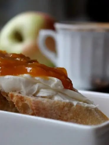 Mermelada de ciruelas y manzana