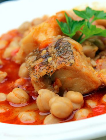 Potaje de garbanzos con bacalao