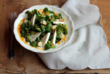 Ensalada de canónigos con queso fresco