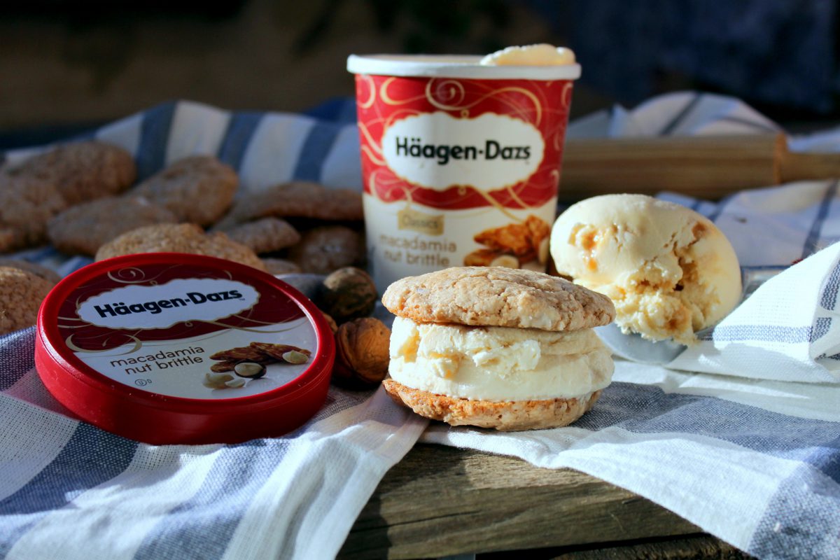 Helado de nueces de macadamia con galletas