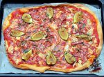 Pizza de bacon de pavo con brevas Pizza de bacon de pavo