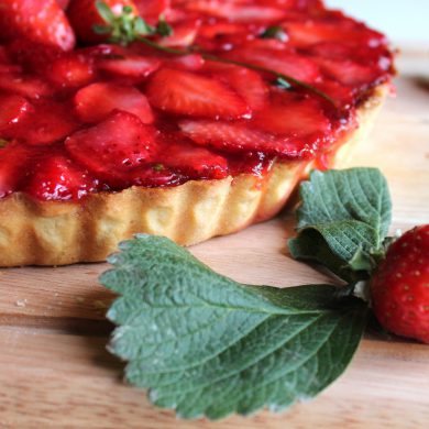 Tarta de chocolate blanco y fresas