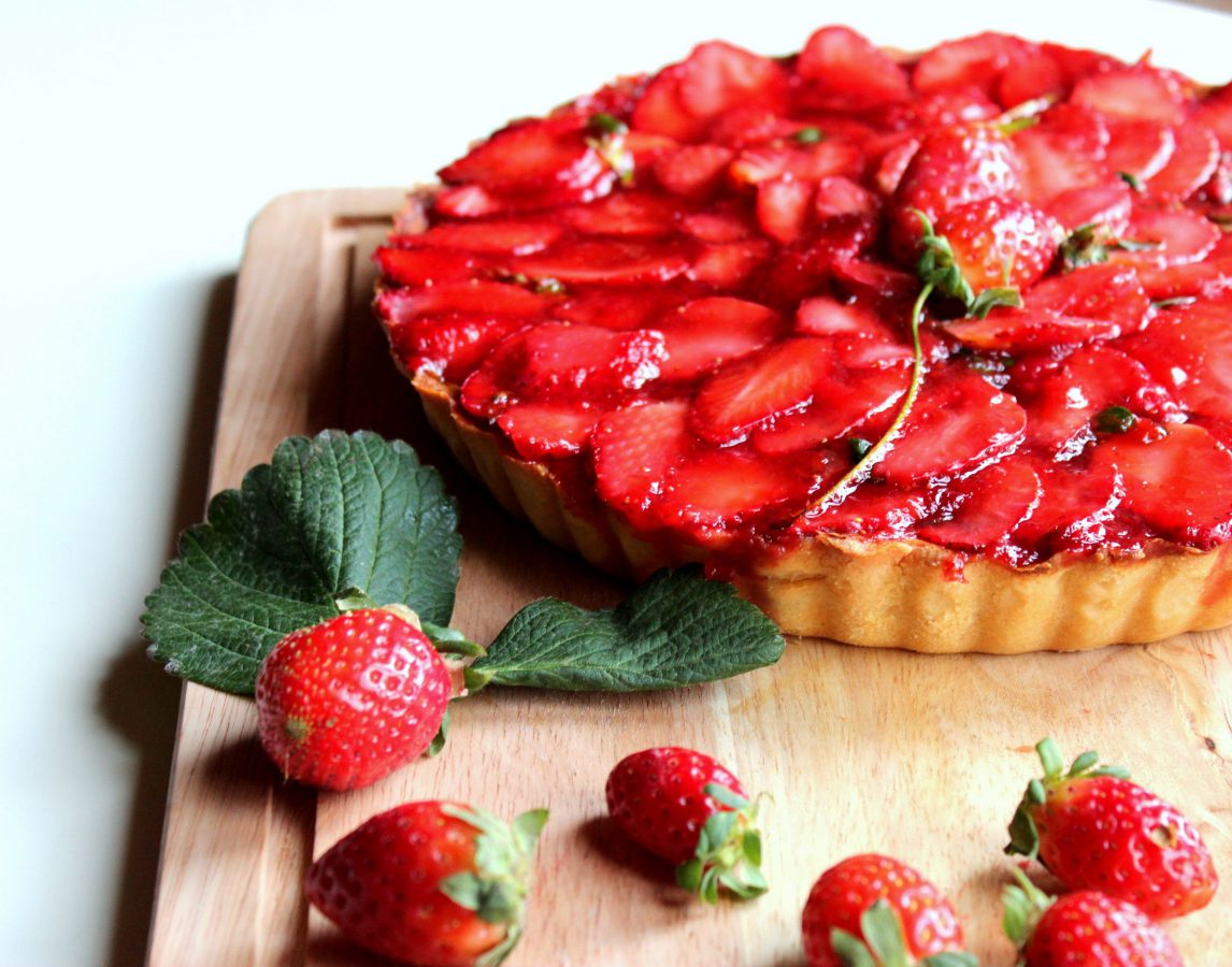 Tarta de chocolate blanco y fresas