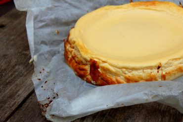 Tarta de requesón de leche de oveja