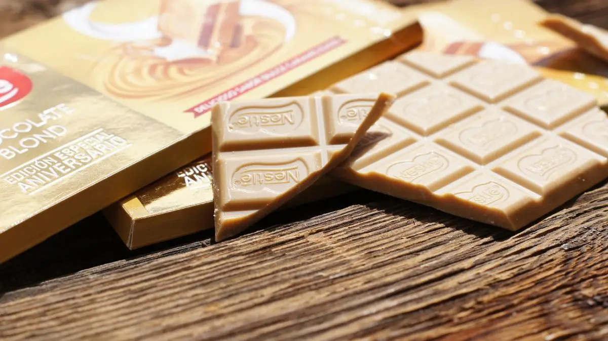 Chocolate Nestlé Blond (2) Chocolate Nestlé Blond