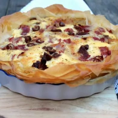 pastel de pasta philo con rulo de cabra, beicon y dátiles-3