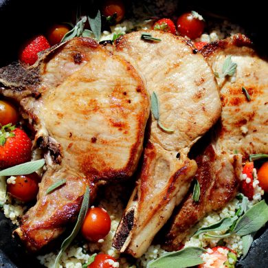 Chuletas de cerdo con ensalada de mijo