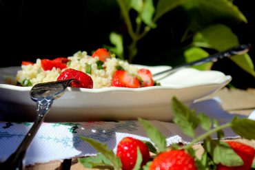 Ensalada de Mijo con fresas y cherrys