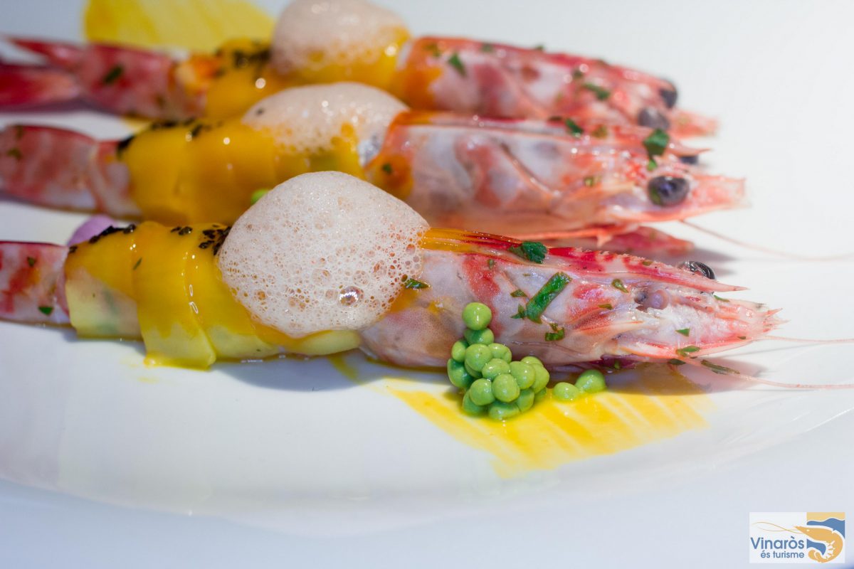 langostino de Vinaròs con piel de mango, caviar de curry verde, coco y aire de Vinaròs