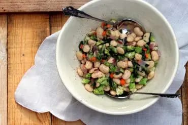 Ensalada de alubias templada con romanesco