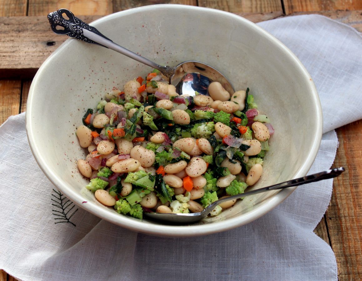 Ensalada de alubias templada con romanesco