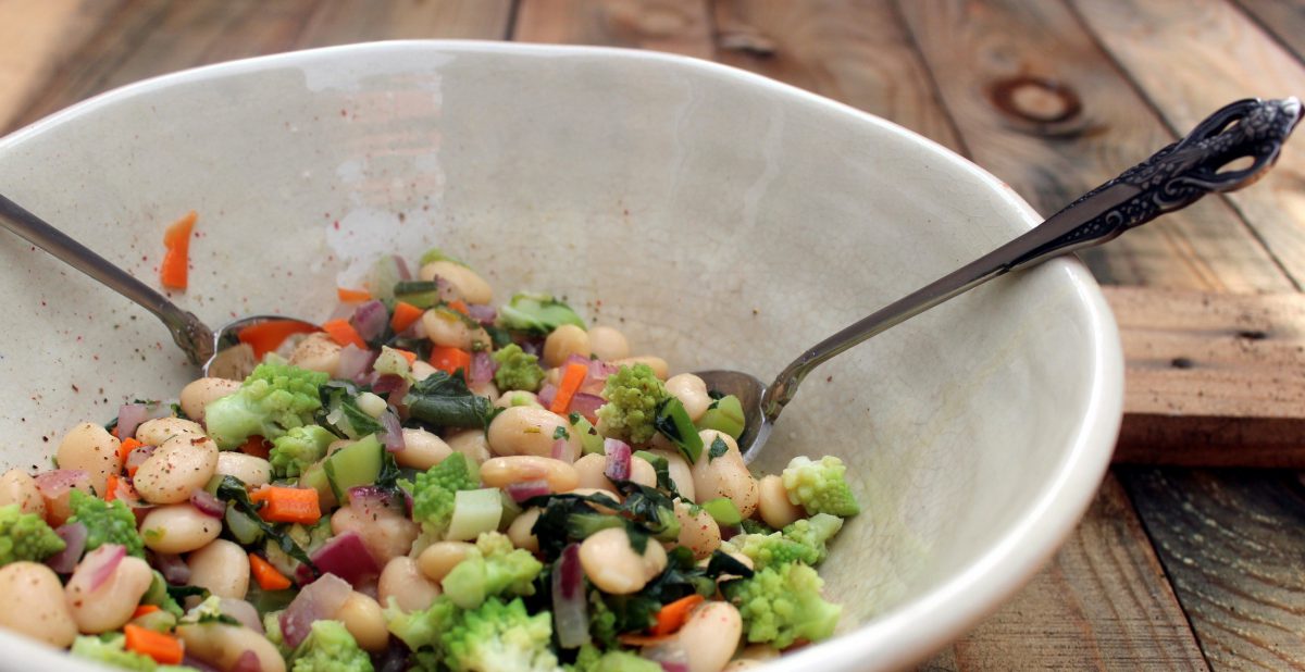 Ensalada de alubias templada con romanesco