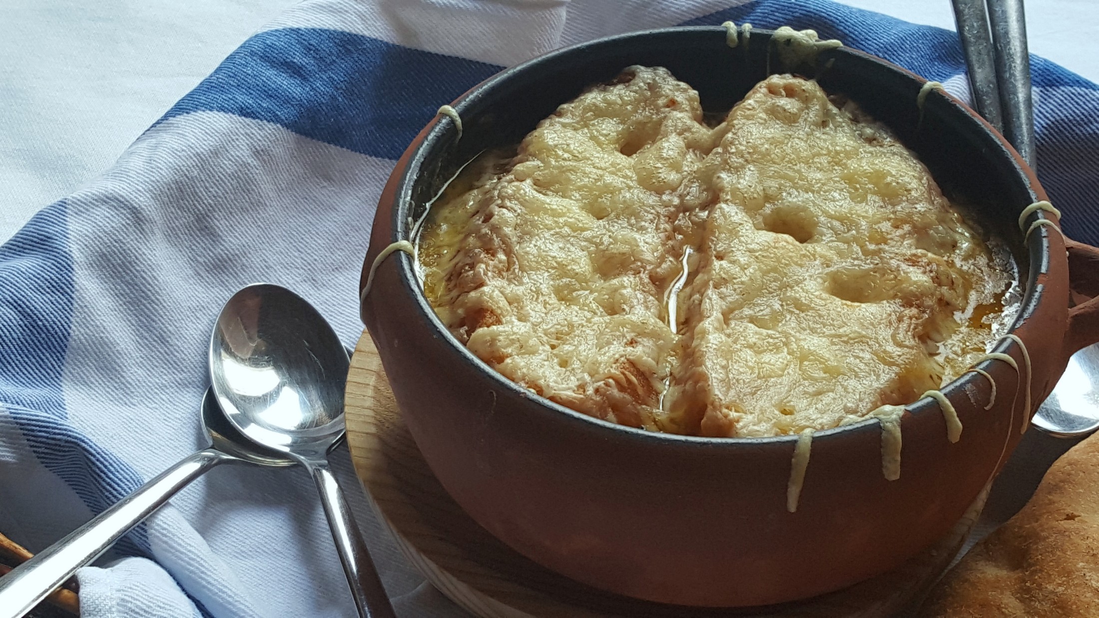 Sopa de cebolla gratinada, una deliciosa receta ...