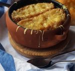 Sopa de cebolla gratinada Sopa de cebolla, receta tradicional de la cocina francesa 4
