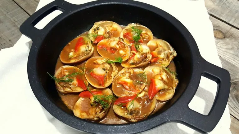 almejas en salsa
