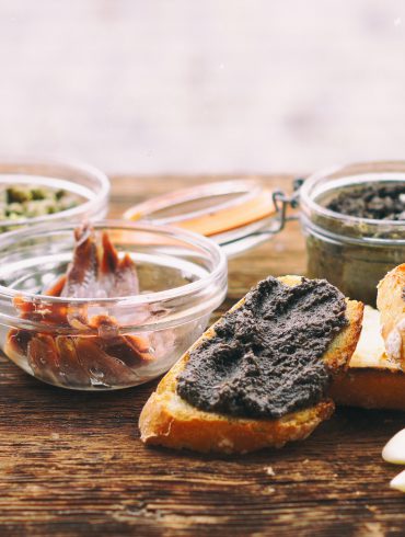 Tapenade u olivada, una receta sencilla, deliciosa y muy mediterránea