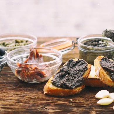 Tapenade u olivada, una receta sencilla, deliciosa y muy mediterránea