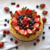 Tarta de queso cremosa con frutos rojos