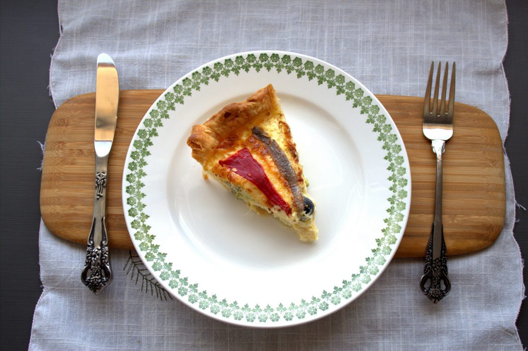 Quiché de Brócoli, pimientos del piquillo y anchoas
