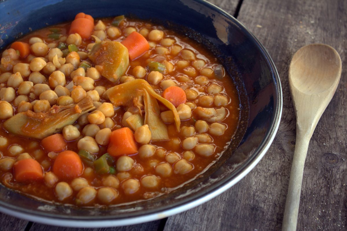 Garbanzos con verduras y sobrasada