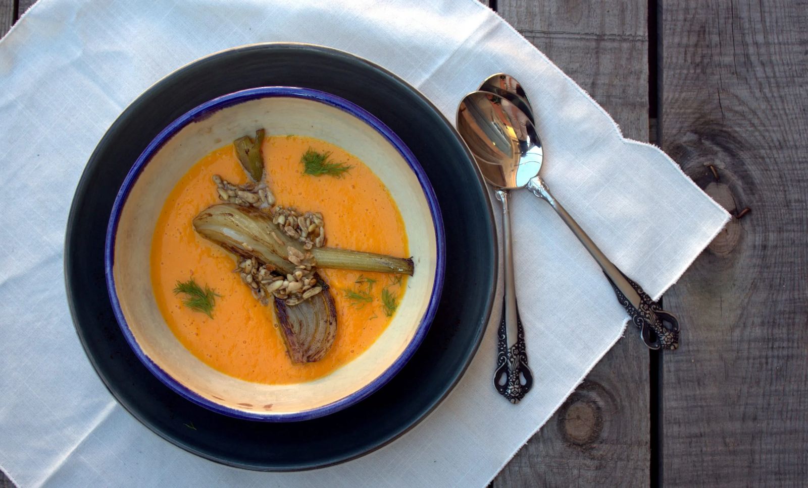 crema de zanahoria con hinojo y piñones