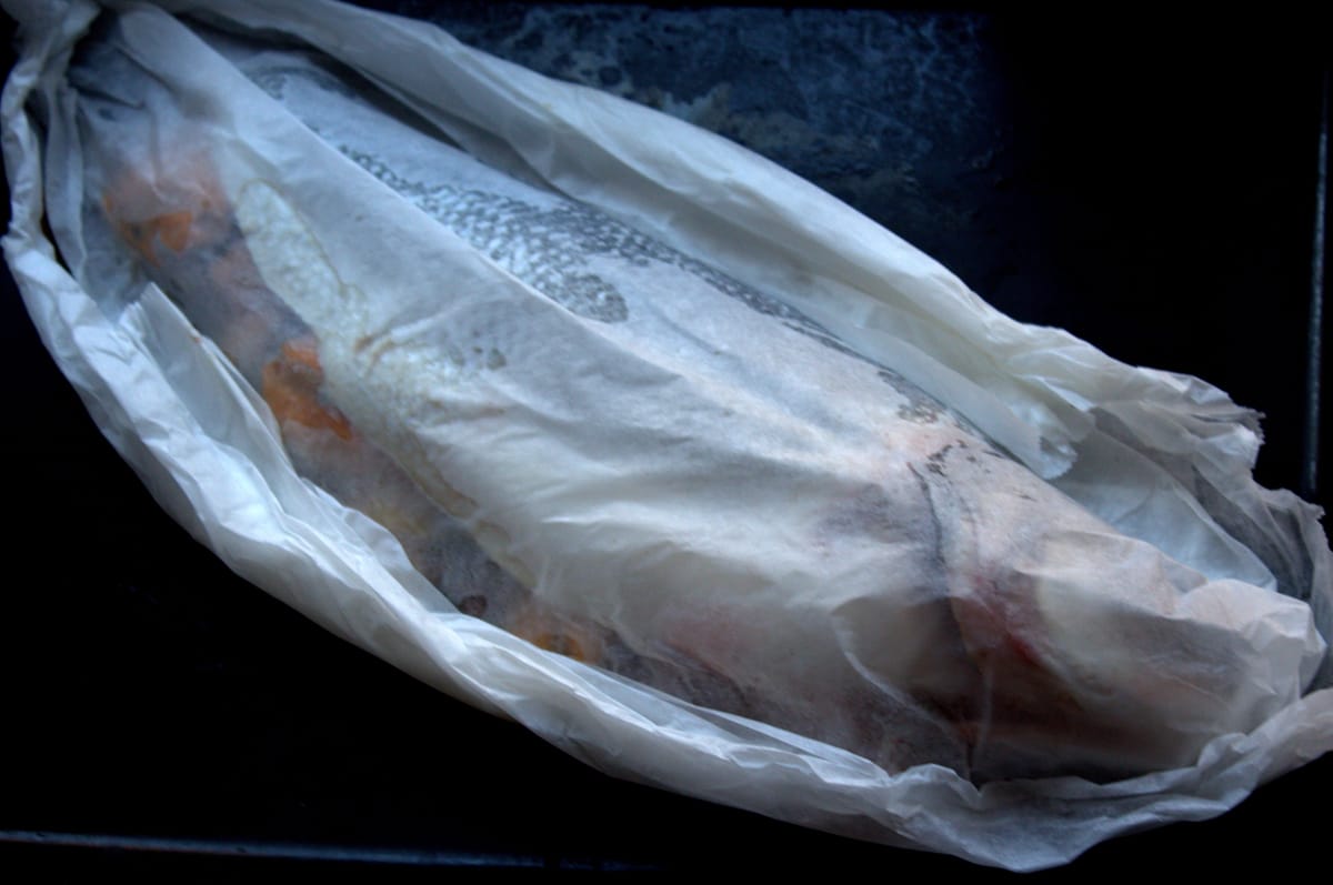 lubina en papillote receta