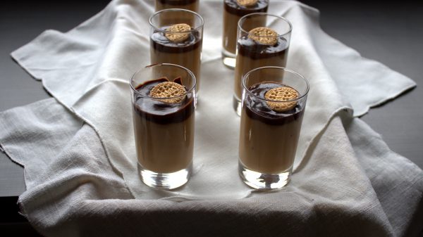 Crema de galletas María y chocolate