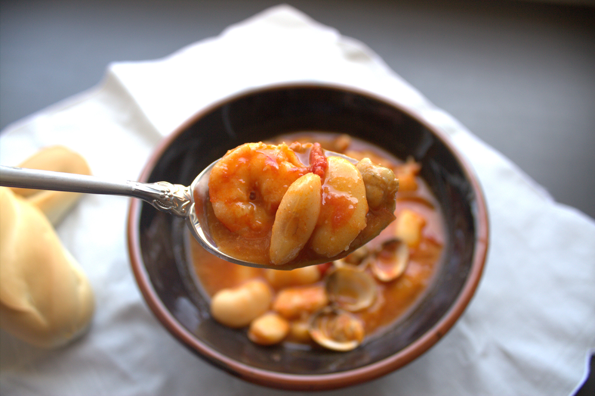 judiones con berberechos y gambas