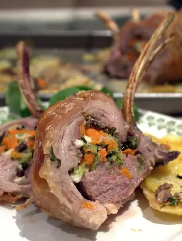 carre de cordero relleno asado