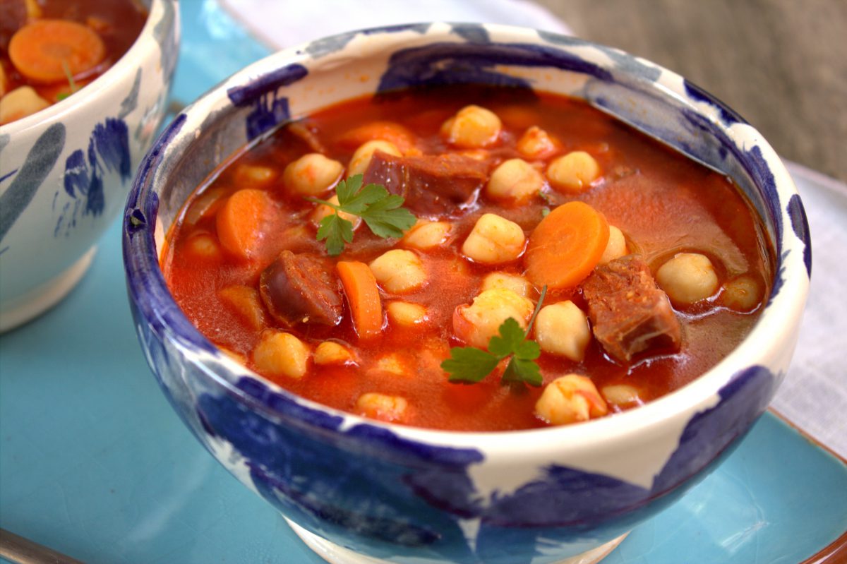 garbanzos con verduras y chorizo