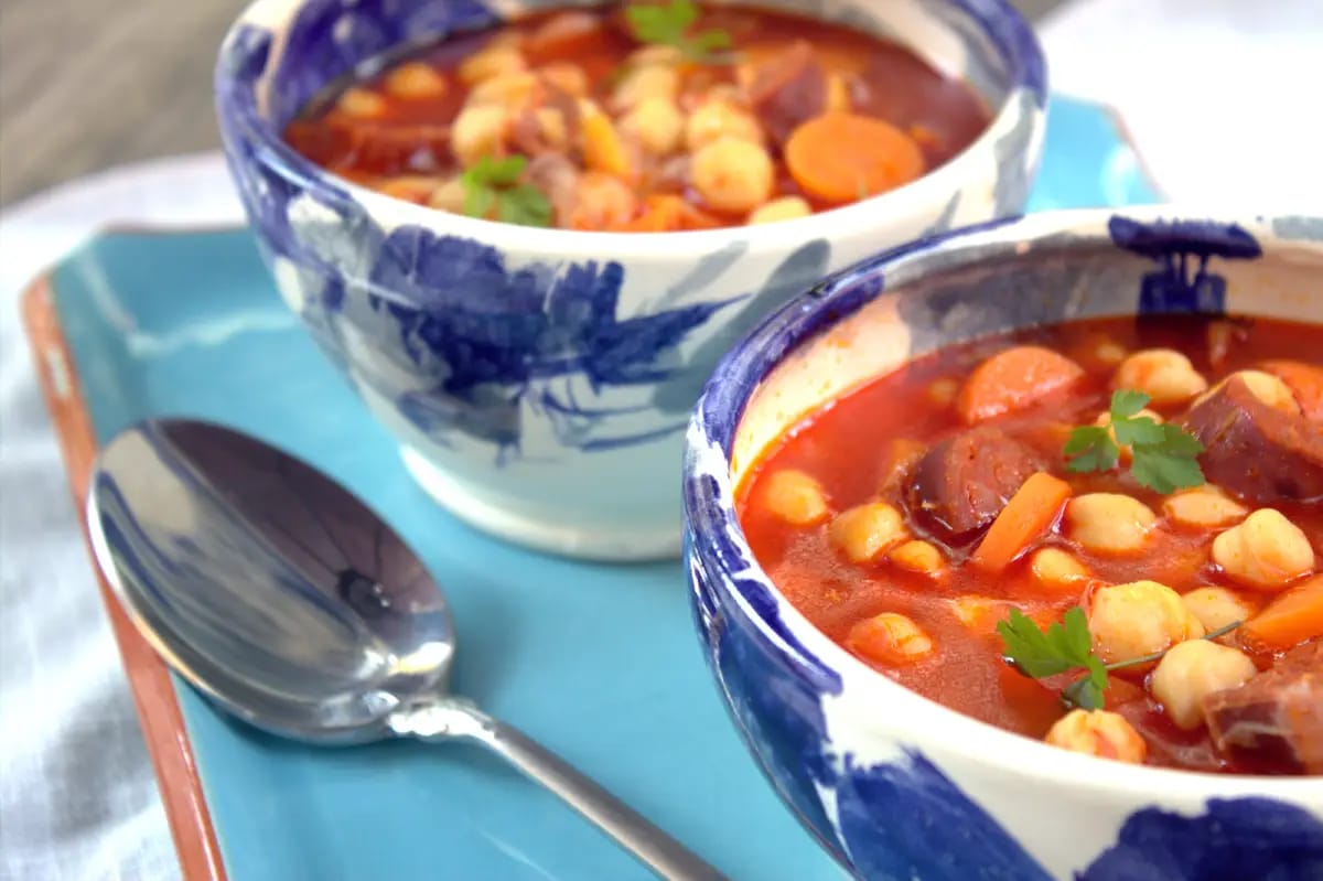 guiso de garbanzos con chorizo y verduras