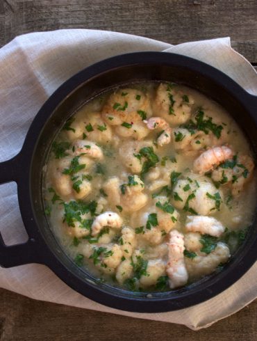 carrilleras de bacalao en salsa verde con colas de cigalas 1