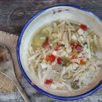 sopa juliana con pasta