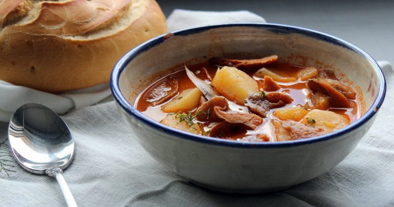 Patatas con níscalos