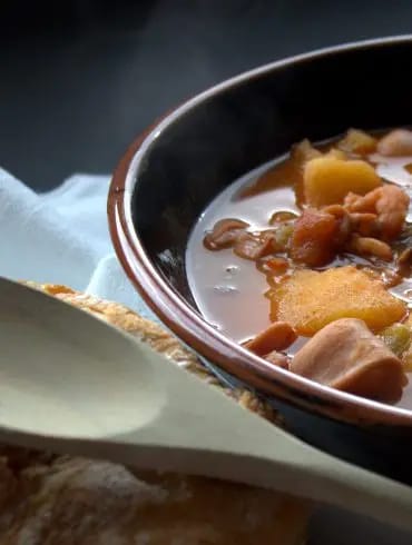 Guiso de patatas con chipirones