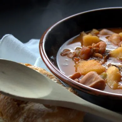 Guiso de patatas con chipirones