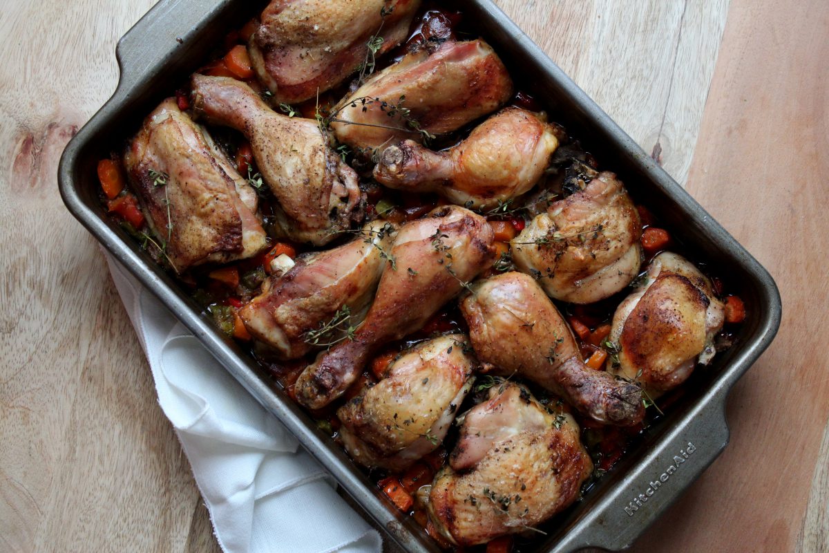 Pollo al horno con verduras.