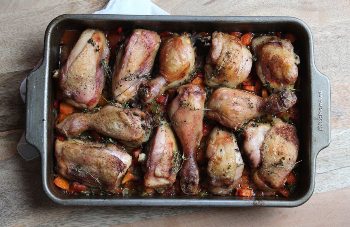 Pollo al horno con verduras.