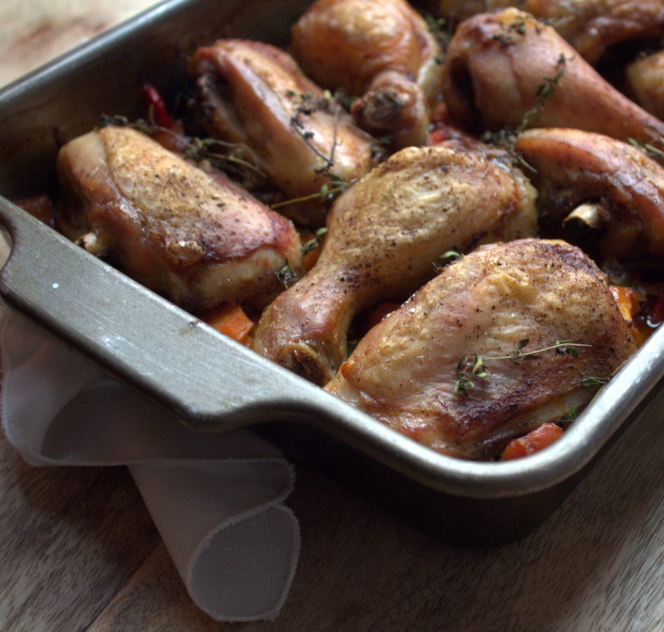 Pollo al horno con verduras.