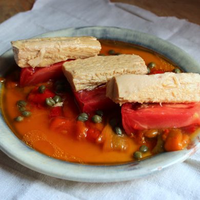 ensalada de tomate con bonito del norte