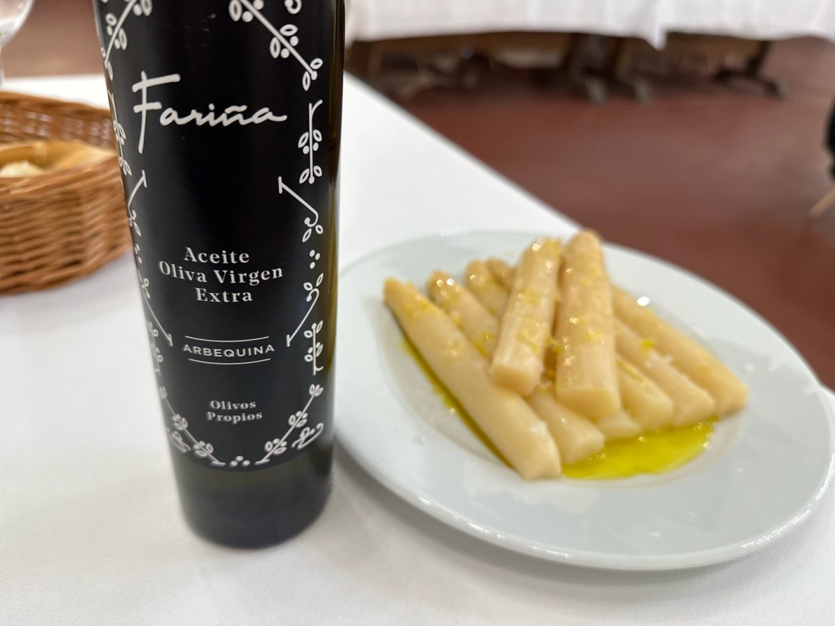 Espárragos «extra» de Toro con aceite de oliva virgen extra Arbequina de la casa