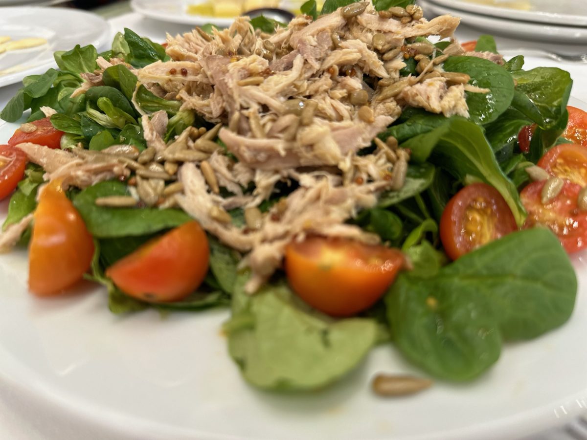  Ensalada de perdiz escabechada con vinagreta de miel de Sanabria