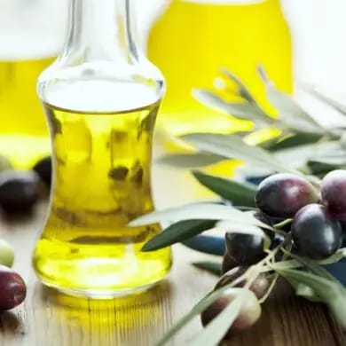 aceite de oliva y aceitunas